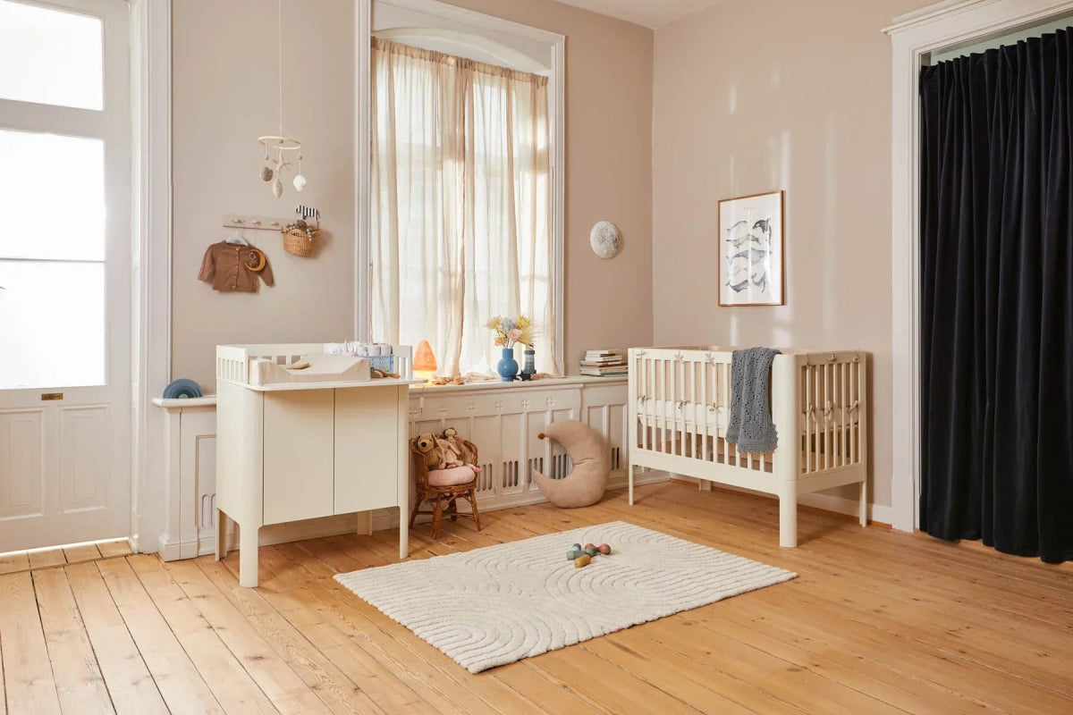 Quand mettre bébé seul dans sa chambre pour dormir ? - Les Petits