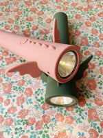 KONGES SLØJD - Lampe de Poche Dragon - Framboise