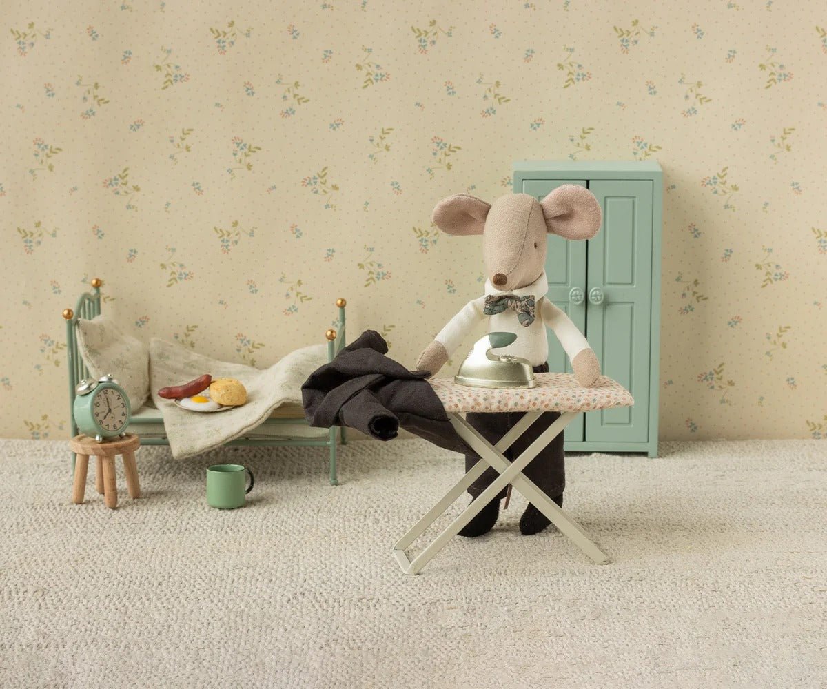 MAILEG - Table et Fer À Repasser Pliante, Petite Taille - Pour Souris Maileg