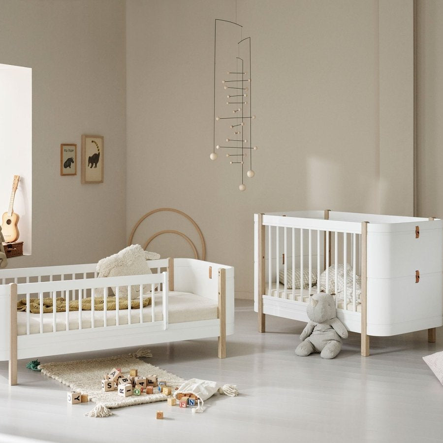 OLIVER FURNITURE - 041457 - Kit De Conversion - Lit Bébé Évolutif Mini+, Kit Famille (complément Au Lit Bébé Évolutif Mini+, Avec Kit Junior Inclus, Blanc/chêne Et Blanc)