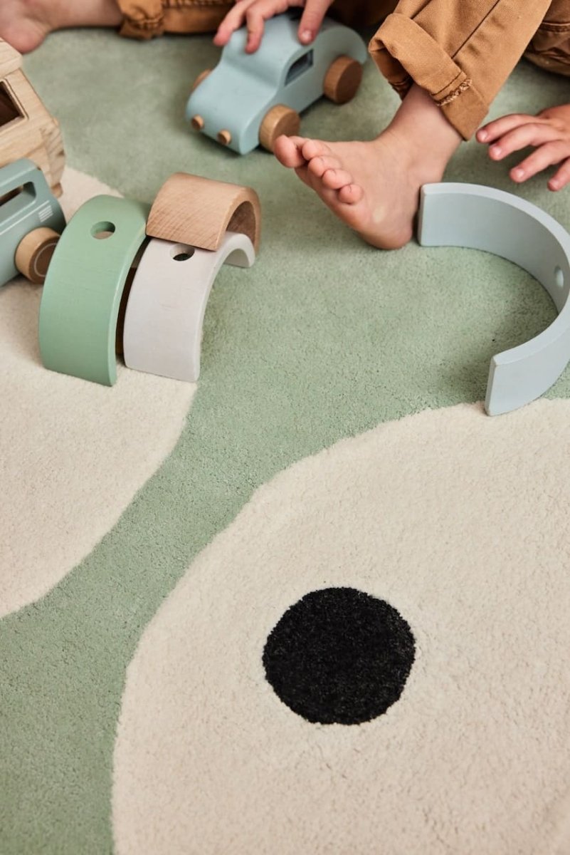 BLEUU - STUDIO - Tapis Enfant Zoeils Vert Pâle 100 x 130 Cm